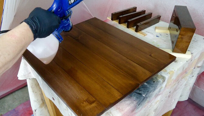 How Many Coats of Polyurethane on Kitchen Table [Ultimate Guide]