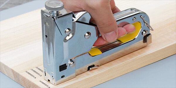 use staple gun for wood working use staple gun for wood working